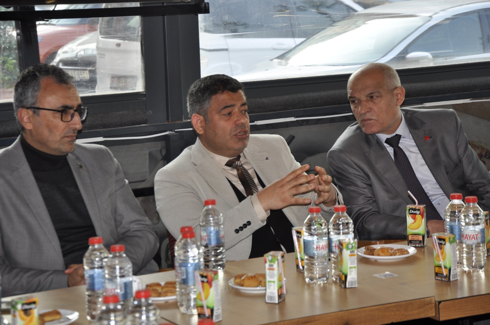 Kent ve Demokrasi Derneği Konak'ta engellenen bireyler ve aileleriyle buluştu