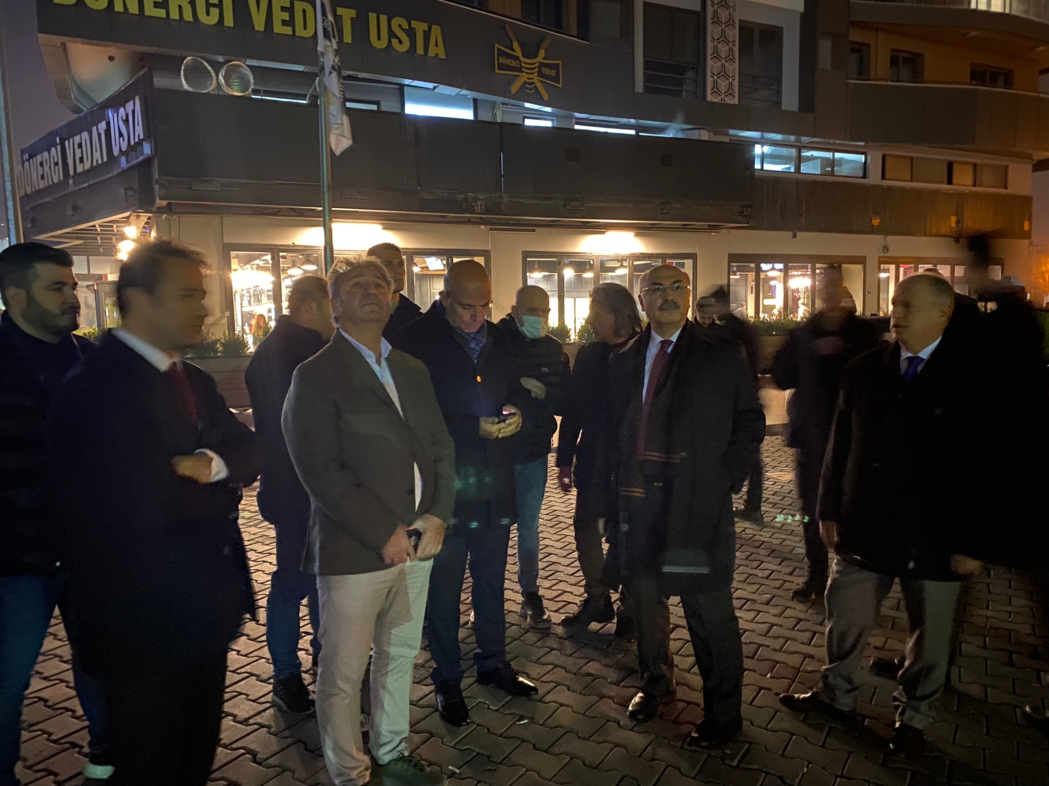 İzmir'de inşaatın kule vinci devrildi: 5 ölü, 2 yaralı