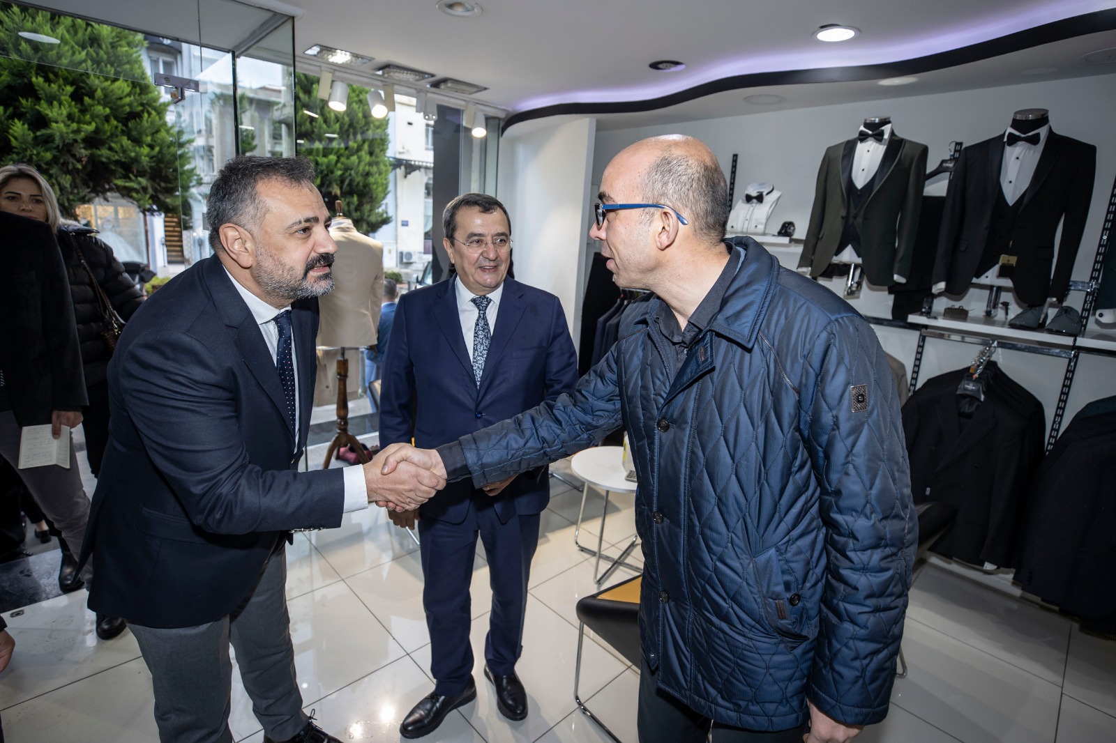 CHP İzmir İl Başkanı Aslanoğlu Sahadan Ayrılmıyor...  “100 Gün Kaldı Bu Kötü Düzeni Değiştireceğiz”