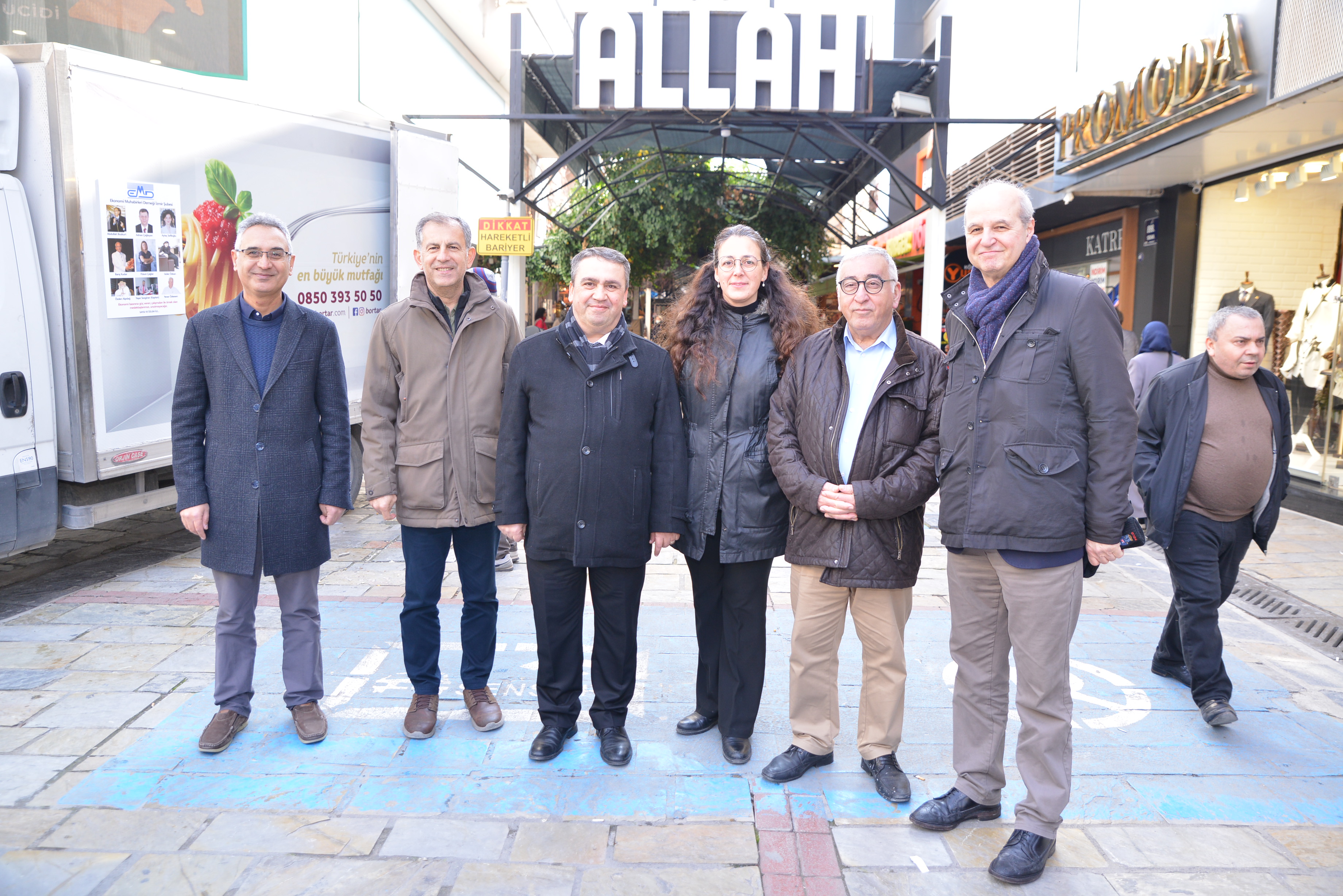 EMD İzmir, yitirdiği meslektaşlarını andı