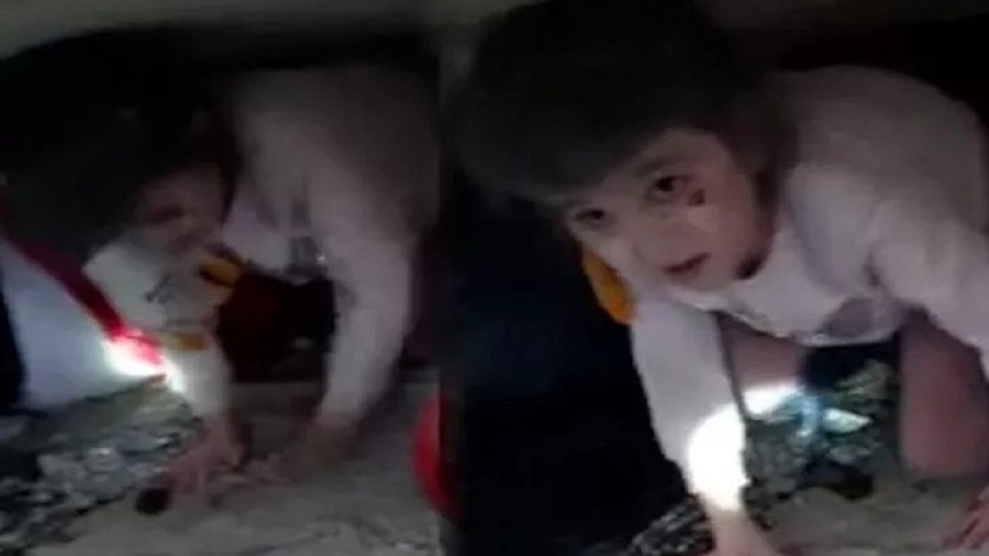 Kahramanmaraş'taki deprem sonrası sevindiren görüntü! Saatler sonra enkaz altından emekleyerek çıktı