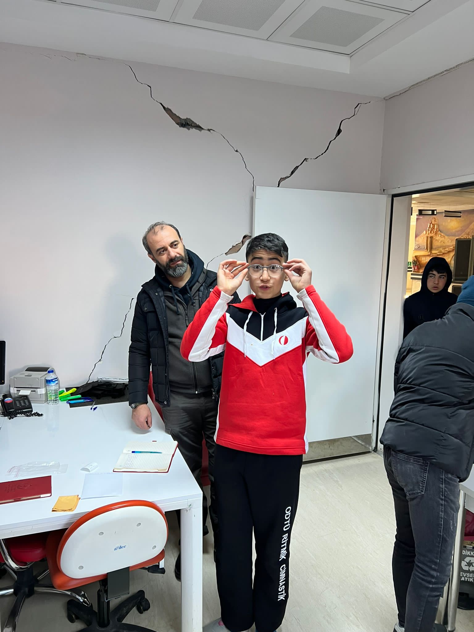 Türk Optisyen ve Gözlükçüler Birliği depremzede vatandaşlar için seferber oldu