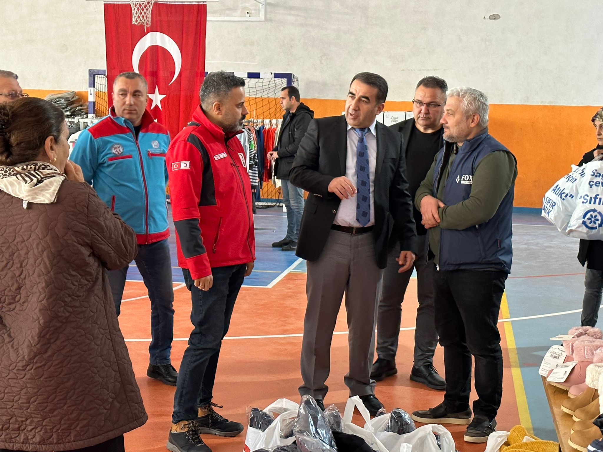 Torbalı Kızılay sosyal market kurdu