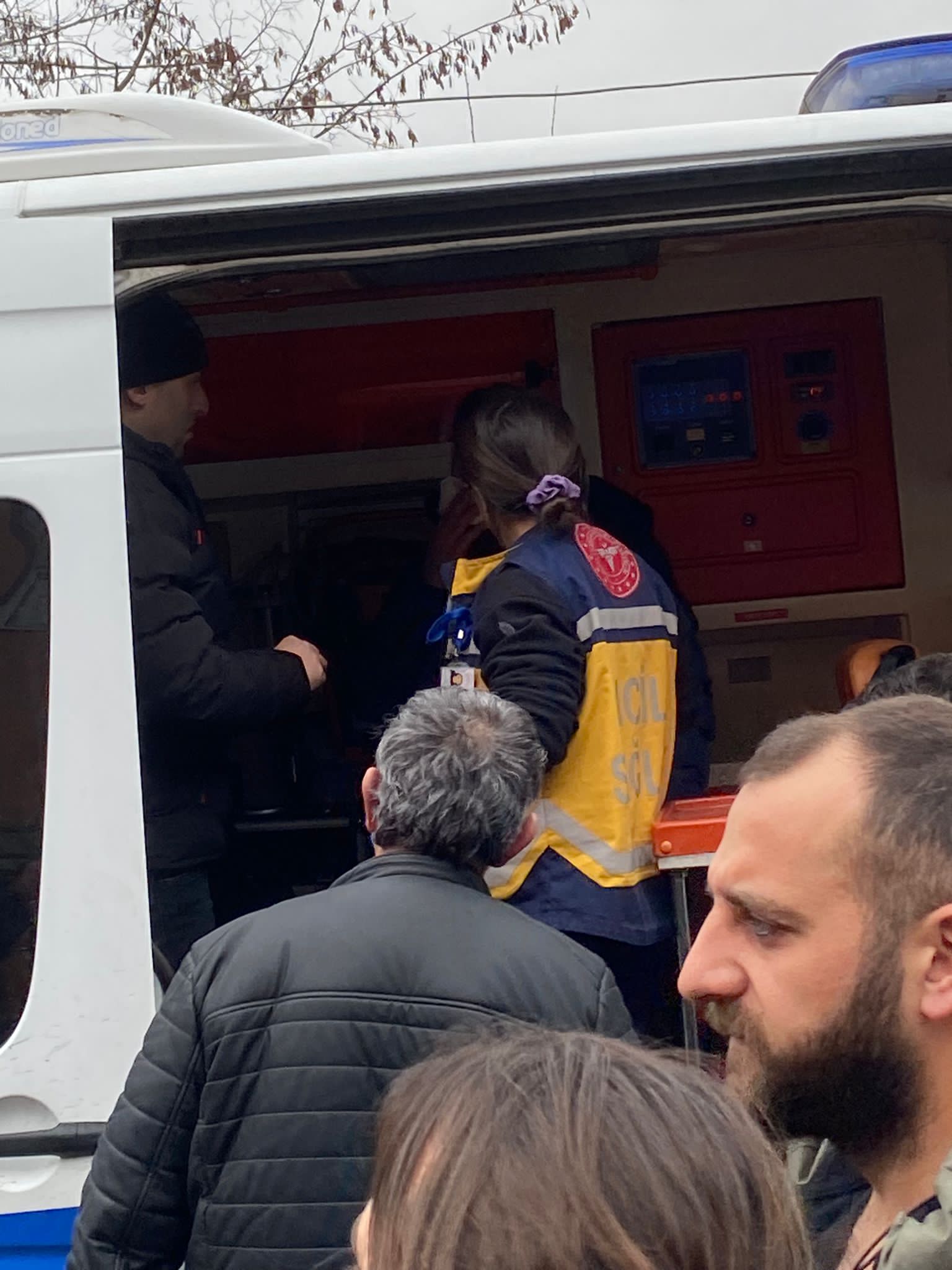 Maden işçilerini taşıyan minibüs tırla çarpıştı:6 yaralı  