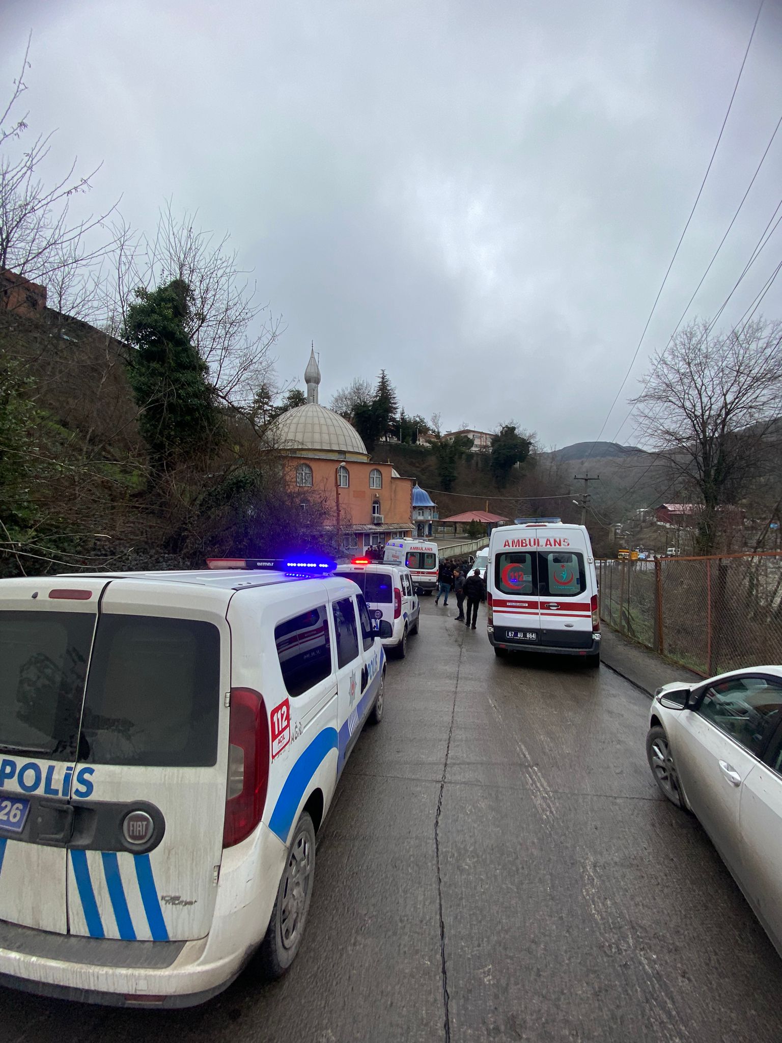 Maden işçilerini taşıyan minibüs tırla çarpıştı:6 yaralı  