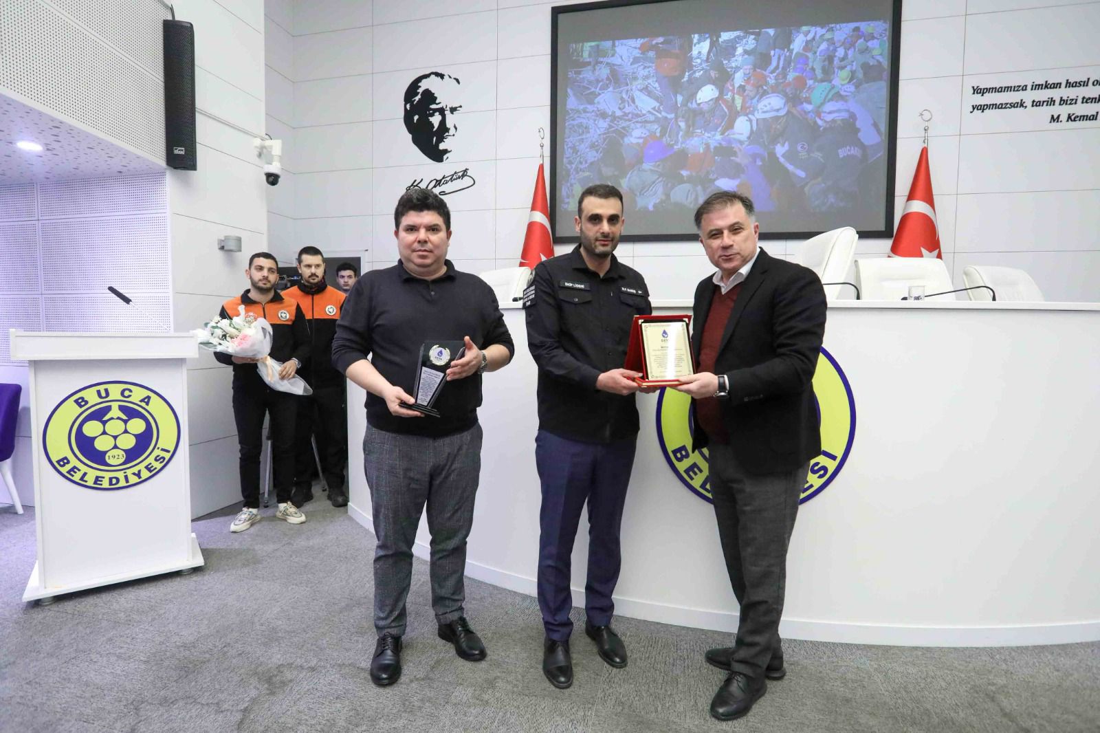 DEVA Partili Uygur’dan Bucakut’a teşekkür ziyareti