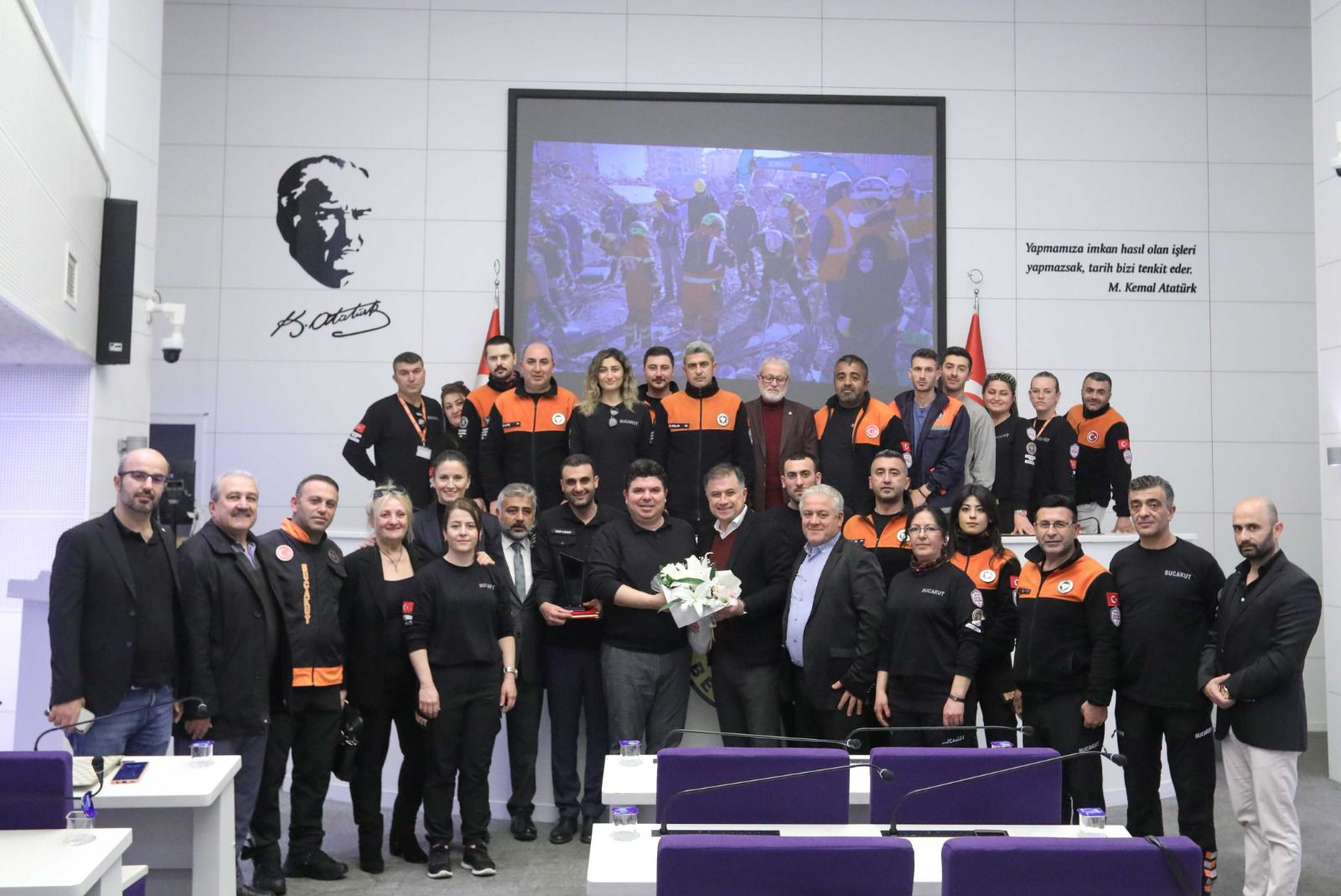 DEVA Partili Uygur’dan Bucakut’a teşekkür ziyareti