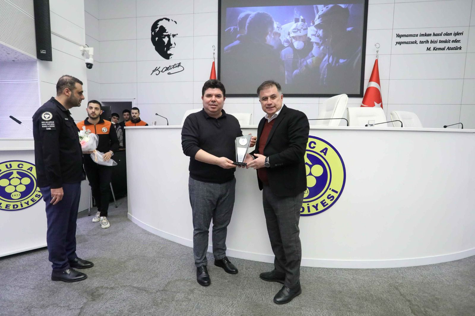DEVA Partili Uygur’dan Bucakut’a teşekkür ziyareti