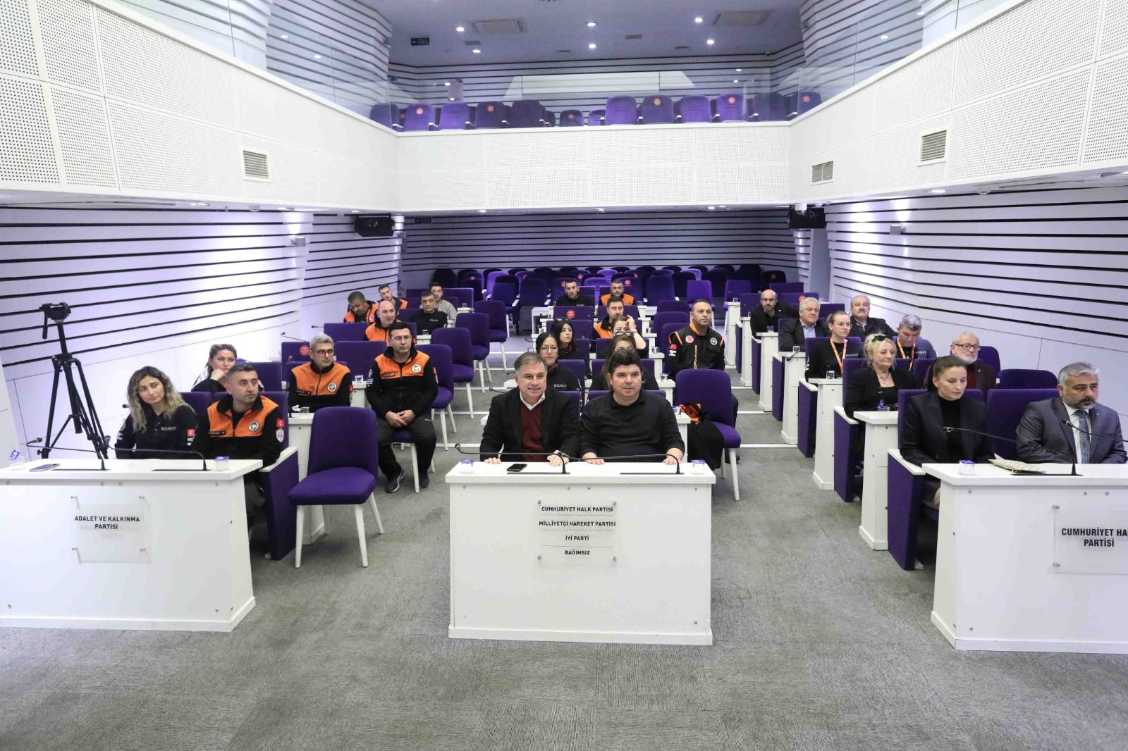 DEVA Partili Uygur’dan Bucakut’a teşekkür ziyareti