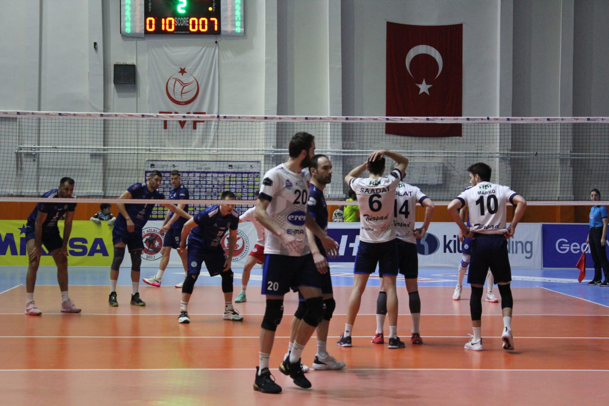 TÜRŞAD Voleybol başarısını İzmir’de taçlandırmak istiyor