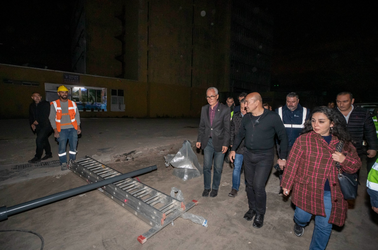 Başkan Soyer Kemeraltı’ndaki çalışmaları inceledi