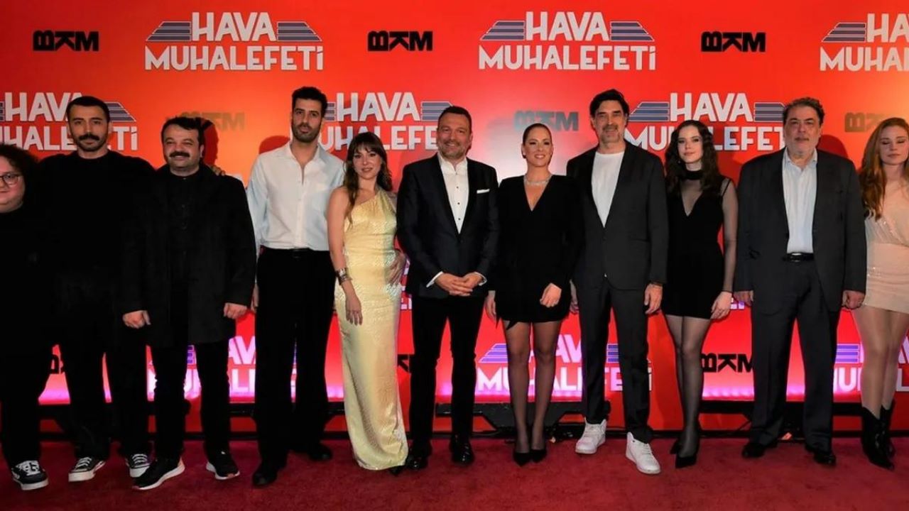 "Hava Muhalefeti" Oyuncuları İzmir’de