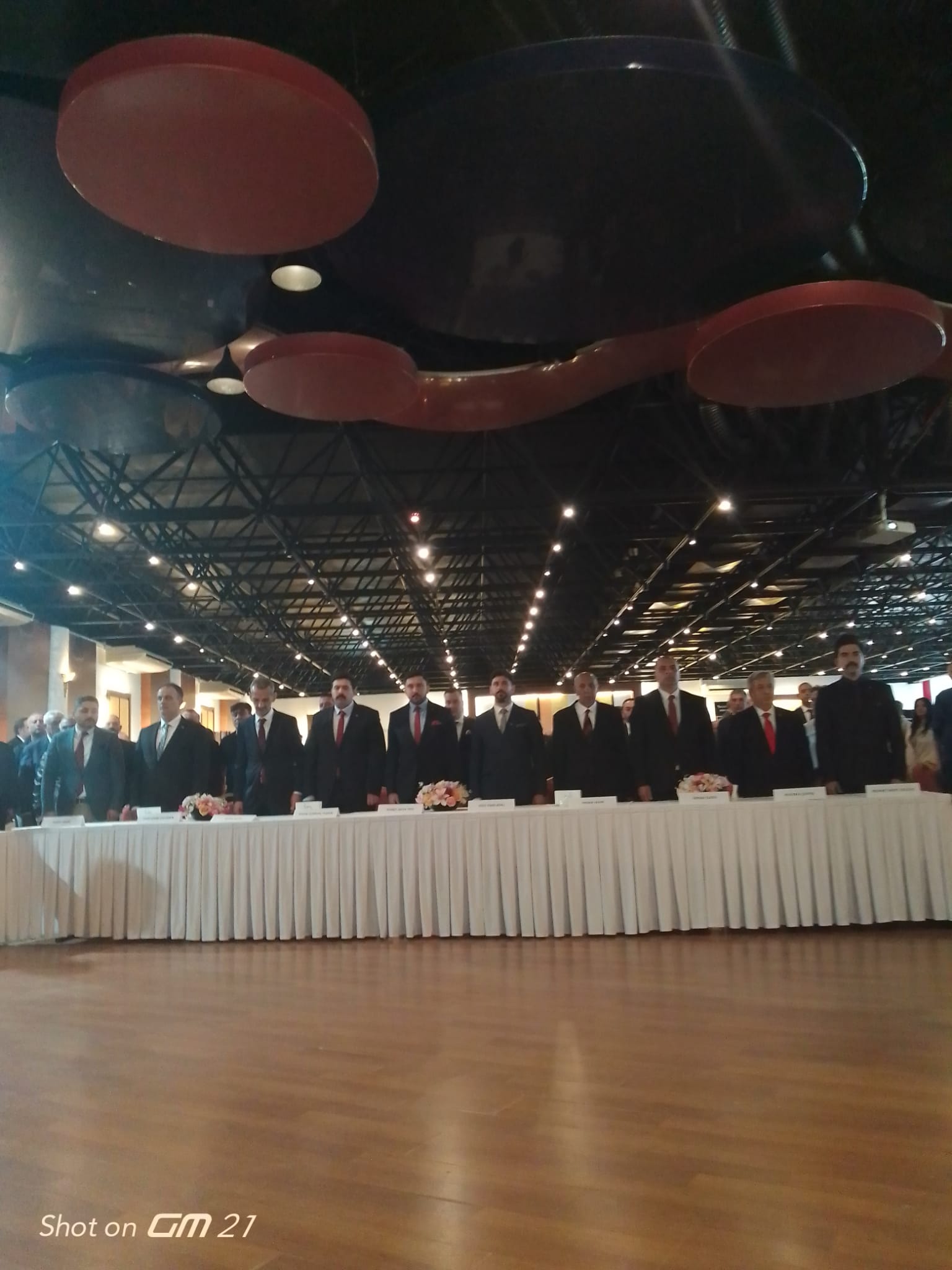 MHP İzmir Milletvekili adayları vitrine çıktı