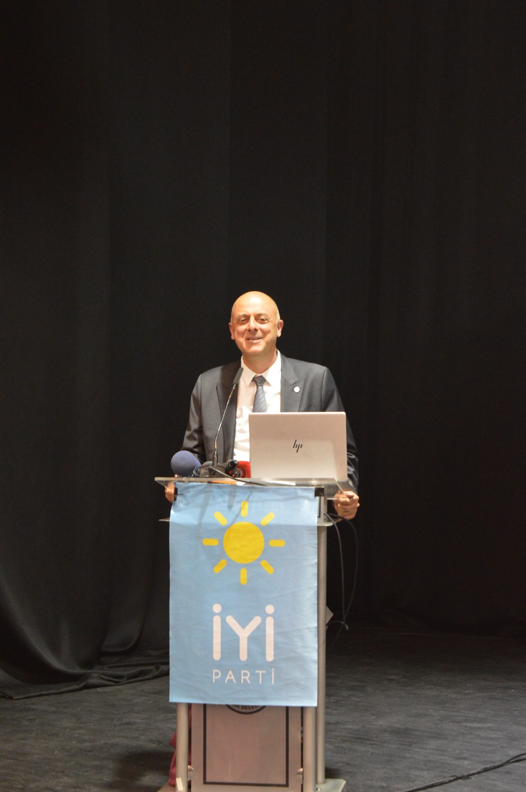 İYİ Parti, İzmir milletvekili adaylarını tanıttı