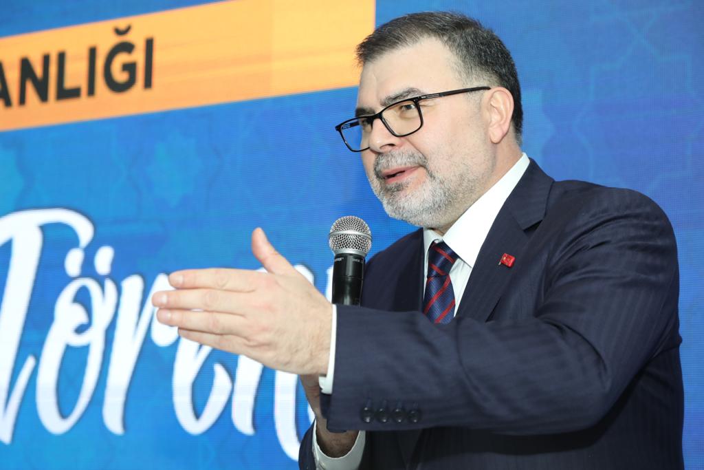 AK Parti İzmir bayramlaşma töreninde 14 Mayıs’ı işaret etti