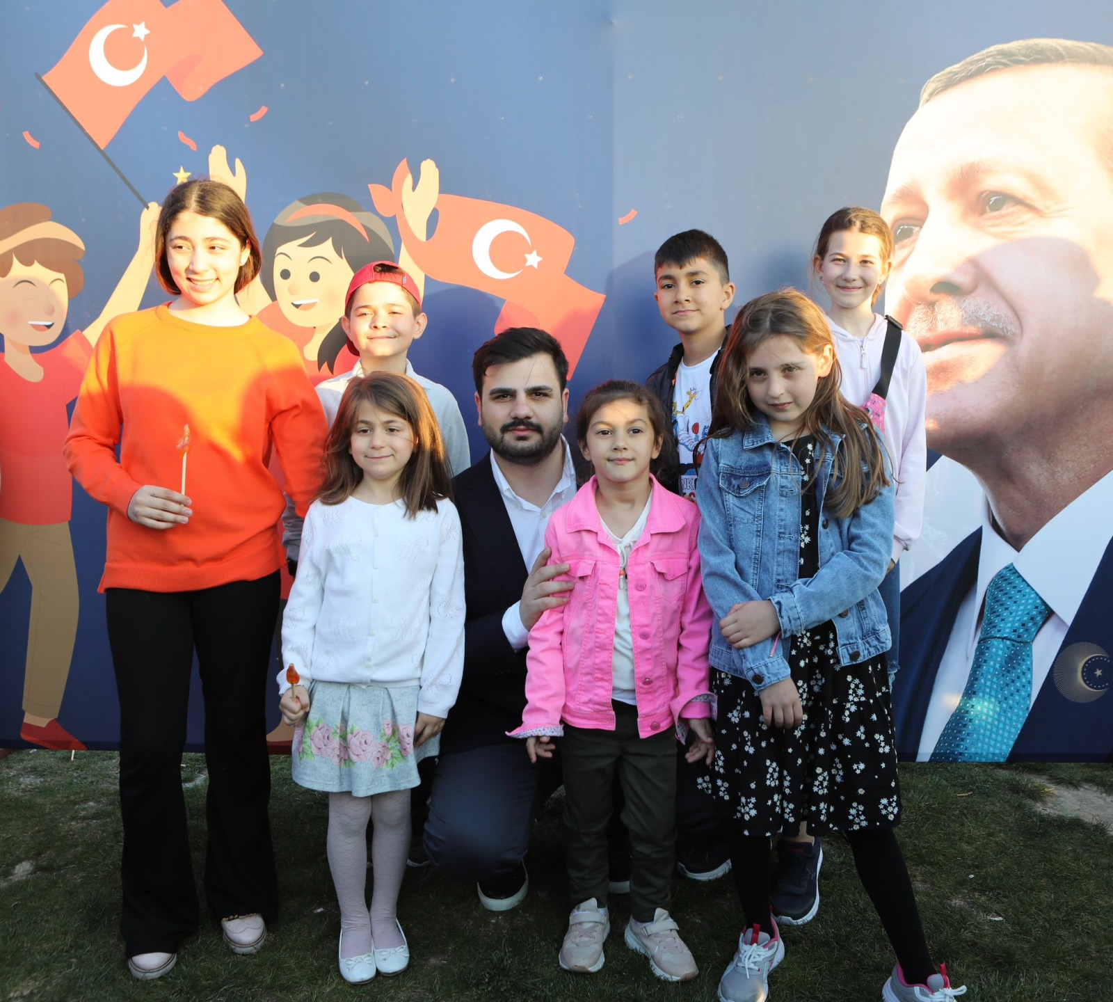 Karşıyaka’da, AK Parti Gençlik Kolları’ndan coşku dolu ‘23 Nisan Şenliği’