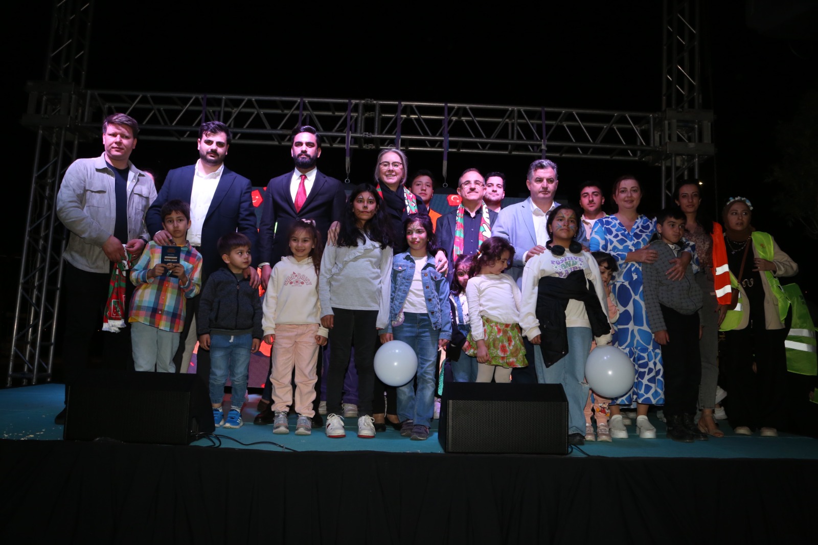 Karşıyaka’da, AK Parti Gençlik Kolları’ndan coşku dolu ‘23 Nisan Şenliği’