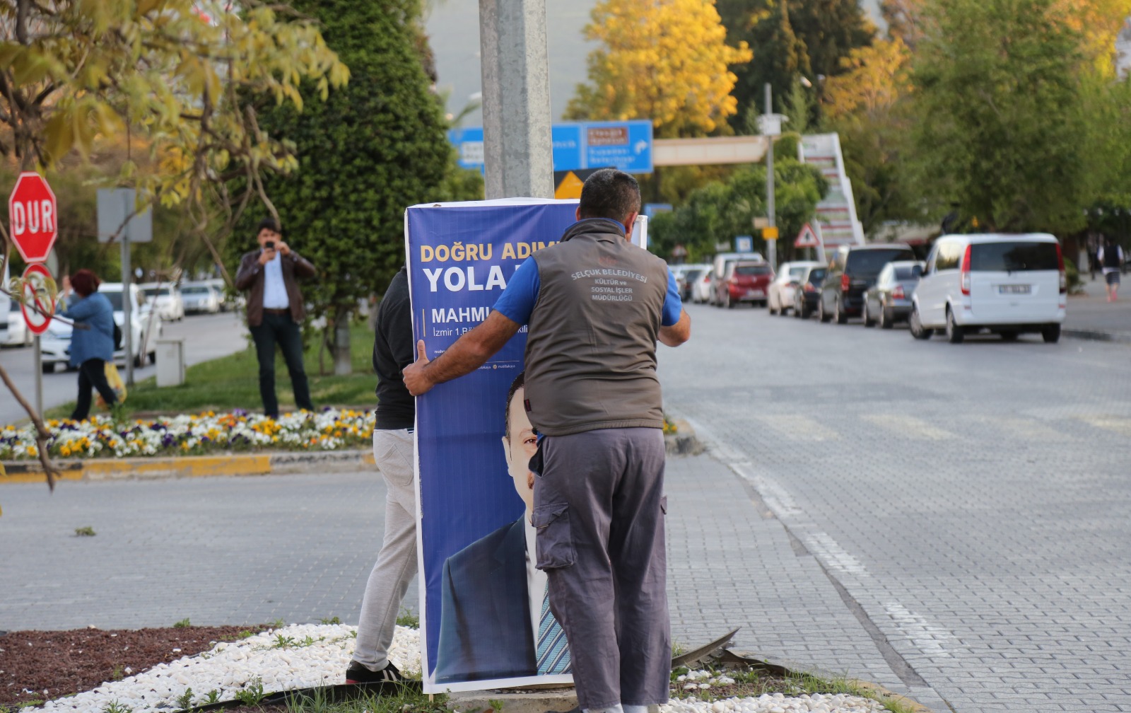 İlçe Seçim Kurulu Kararına aykırı olarak asılan o pankartlar kaldırıldı