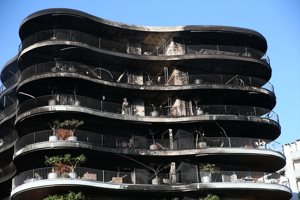 İzmir'deki yangının büyüklüğü gün ağarınca ortaya çıktı