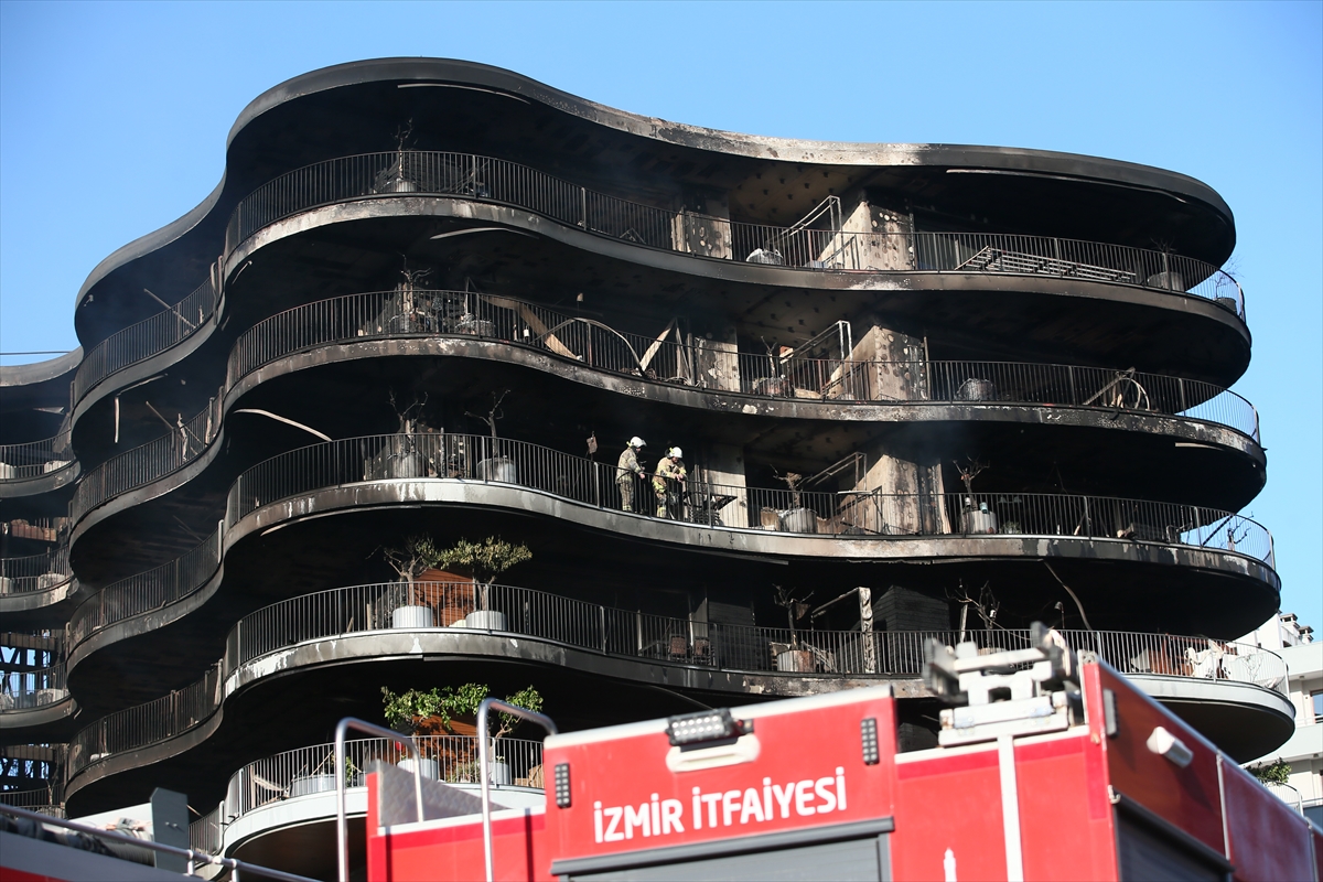 İzmir'deki yangının büyüklüğü gün ağarınca ortaya çıktı