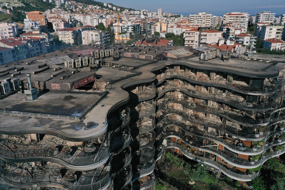 İzmir'deki yangının büyüklüğü gün ağarınca ortaya çıktı