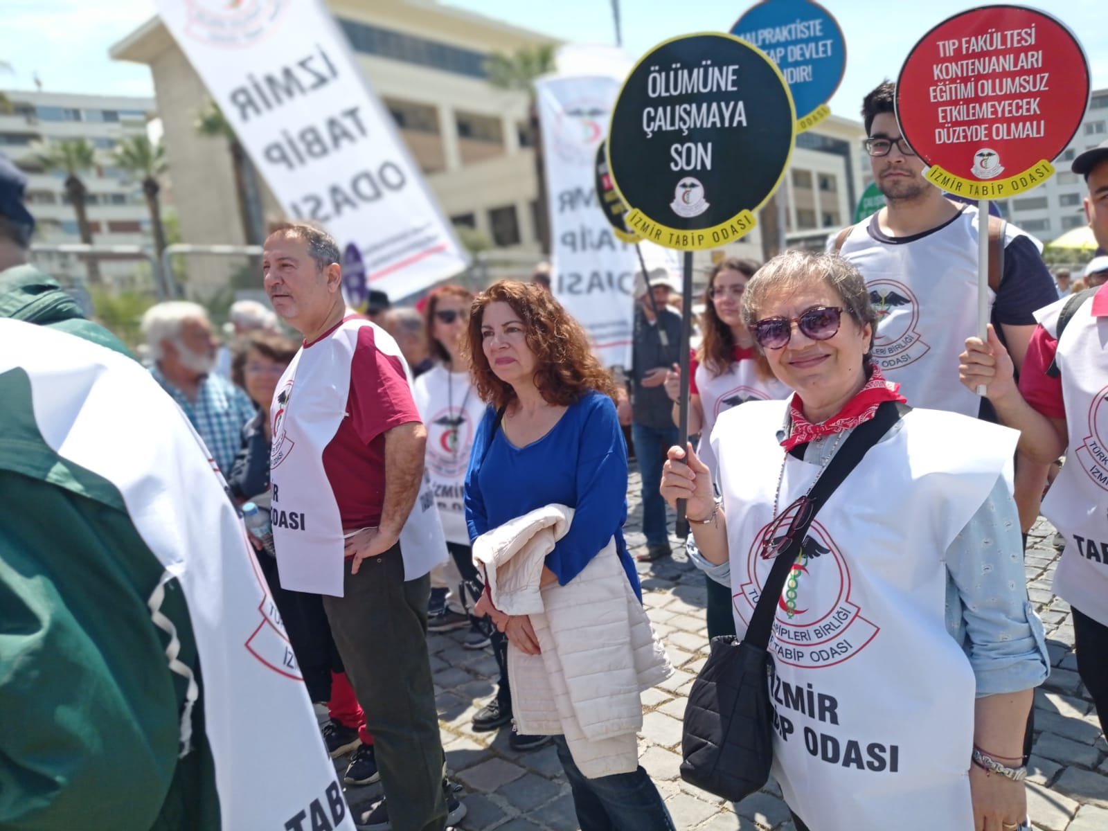 1 Mayıs Gündoğdu’da kutlandı: İşçiler için bir seçenek var... O da iktidarı göndermek