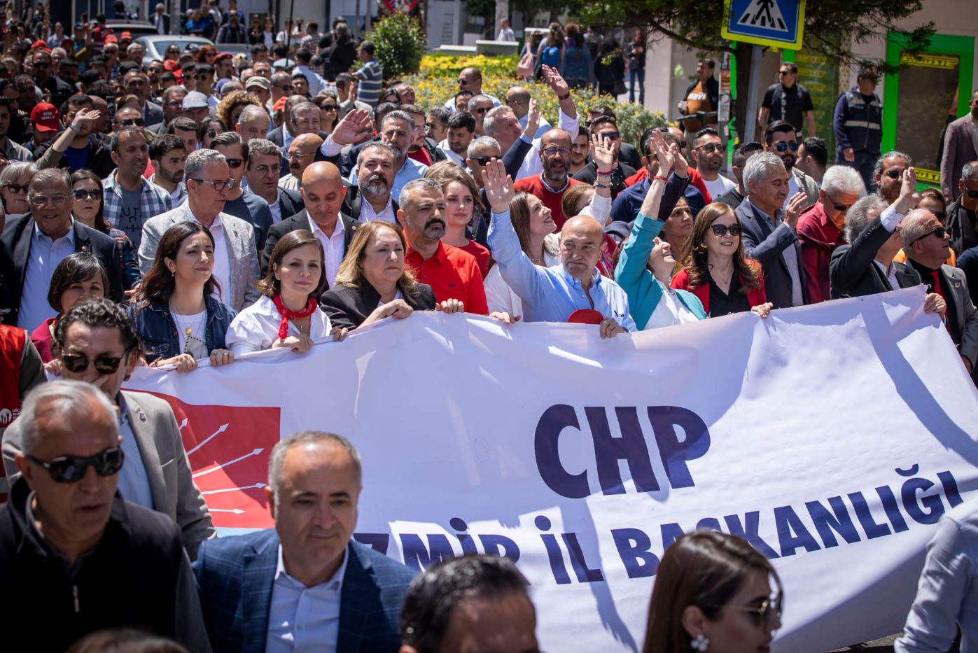 1 Mayıs Gündoğdu’da kutlandı: İşçiler için bir seçenek var... O da iktidarı göndermek