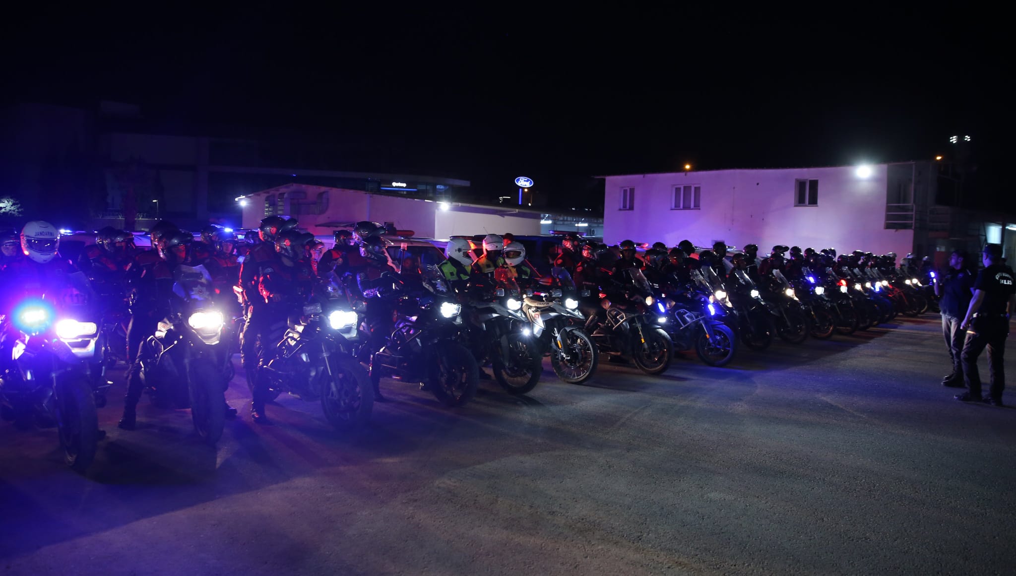 İzmir'de zehir tacirlerine darbe, Bakan Soylu böyle duyurdu 