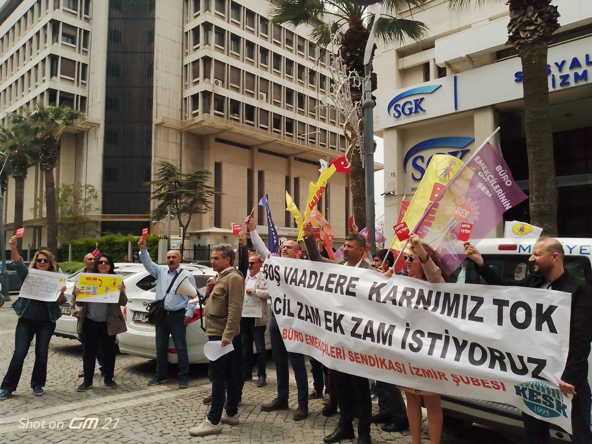 Büro Emekçileri Sendikası’ndan Cumhurbaşkanı Erdoğan’a acil ek zam çağrısı