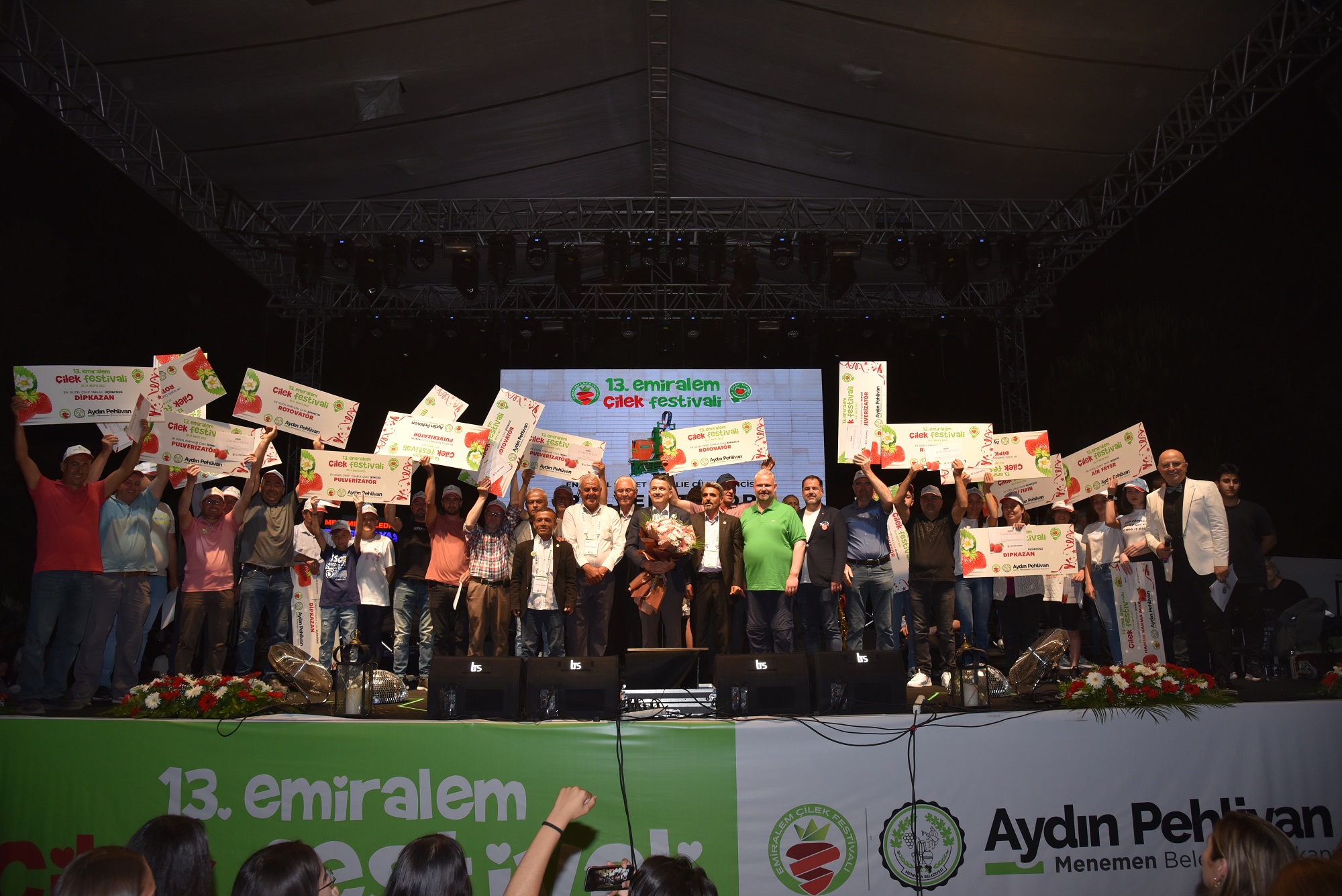 Yüz Binler Emiralem Çilek Festivali’nde Buluştu