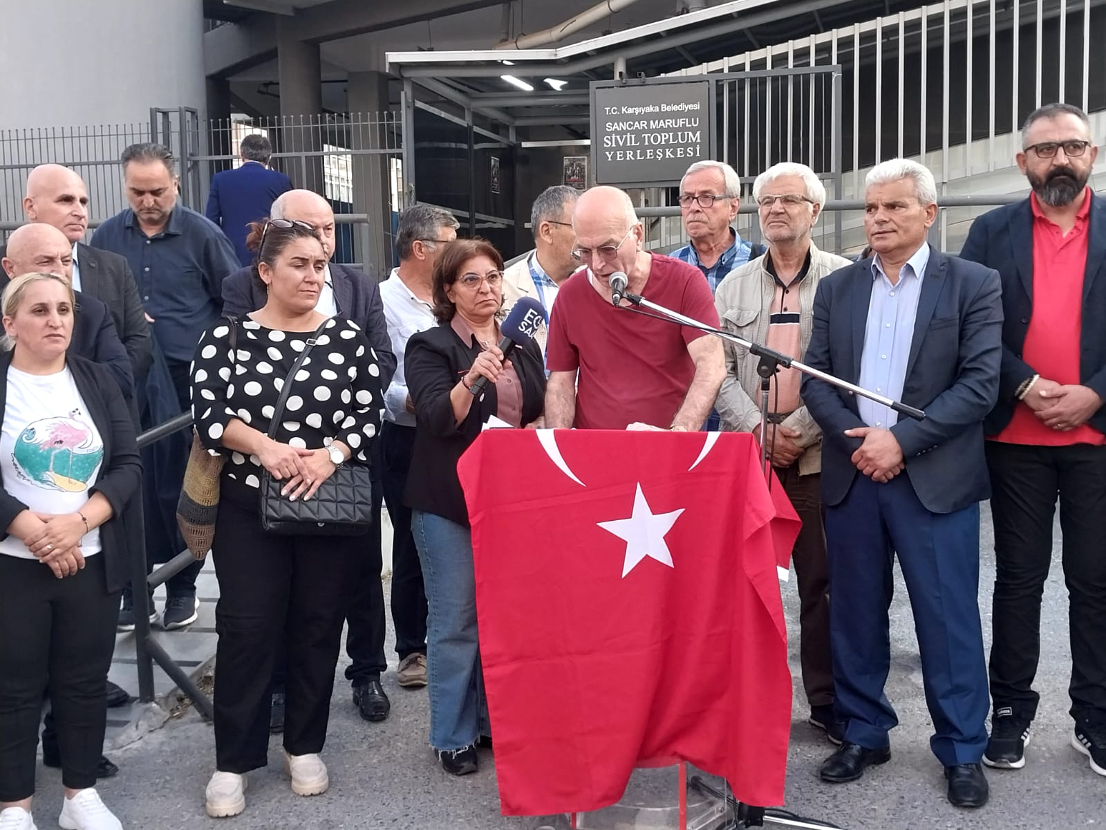 İzmirli STK'lardan Kılıçdaroğlu'na destek açıklaması: "Kılıçdaroğlu'nun yanında ve arkasındayız"
