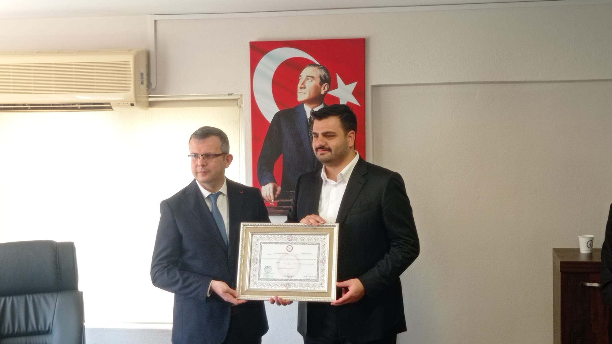 AK Parti’nin İzmir vekilleri mazbatalarına kavuştu: “Birçok güzelliği beraber yaşayacağız”