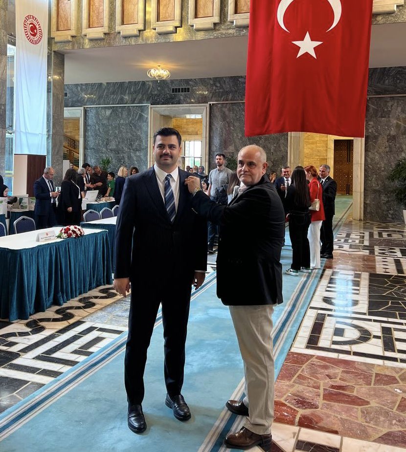 İzmir Milletvekilleri kayıtlarını yaptırdı