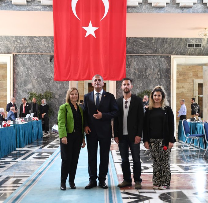 İzmir Milletvekilleri kayıtlarını yaptırdı
