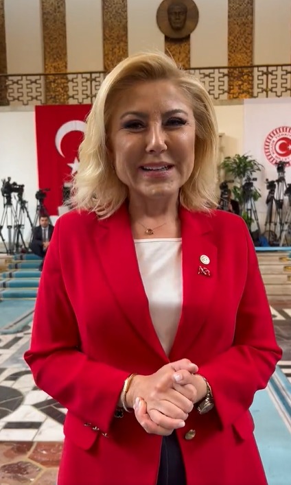 İzmir Milletvekilleri kayıtlarını yaptırdı