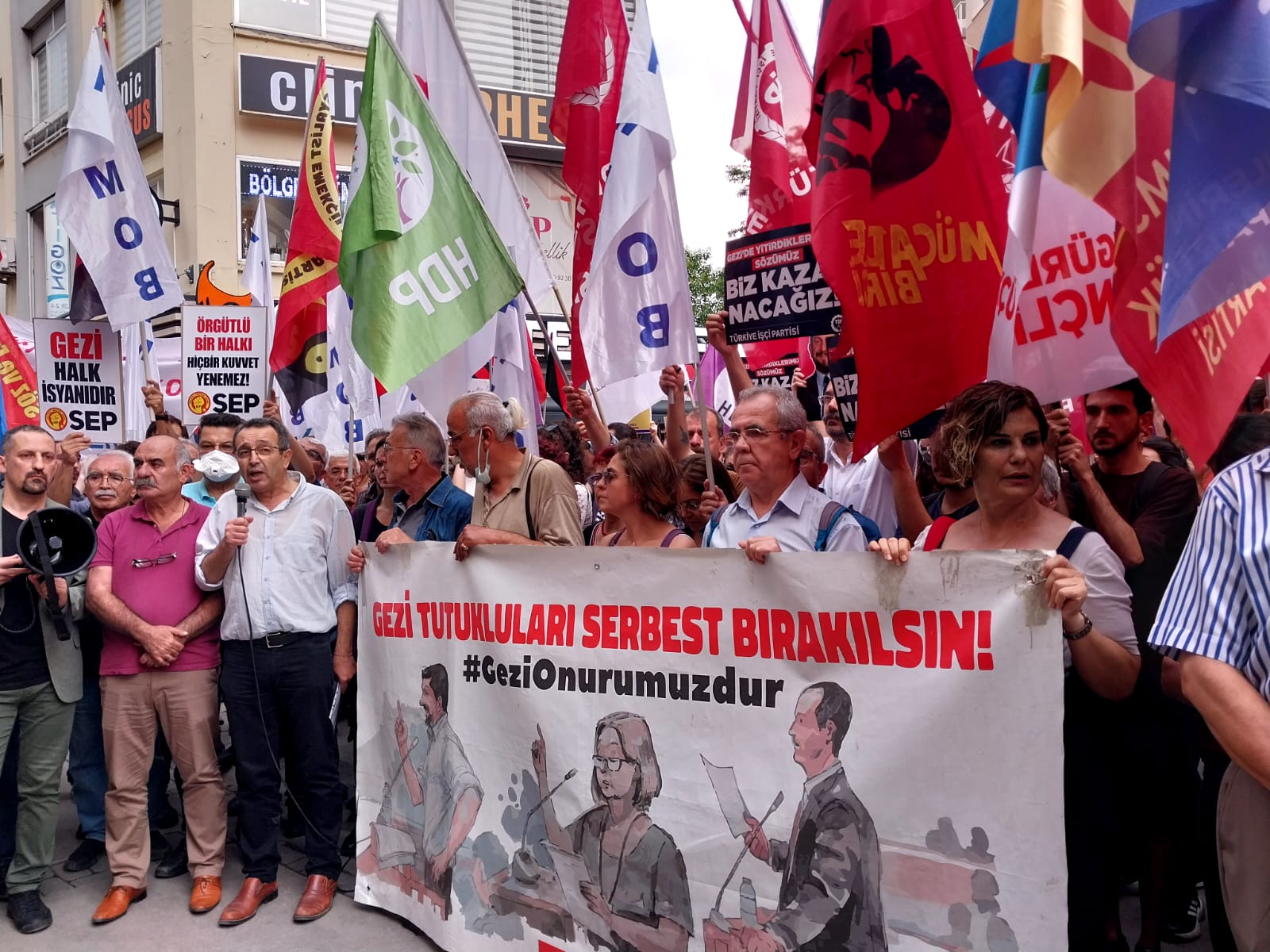 'Gezi' mücadelesi Alsancak'ta anıldı: "Yargının bağımsızlığının ortadan kaldırılmasına karşıyız" 