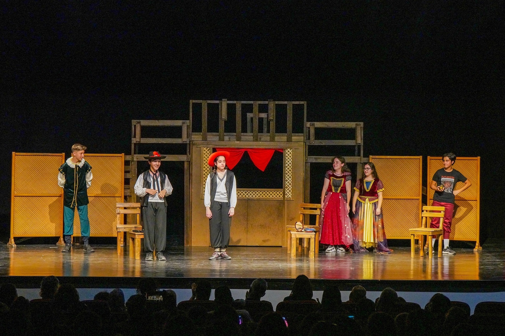 Gaziemir’de sahne çocukların