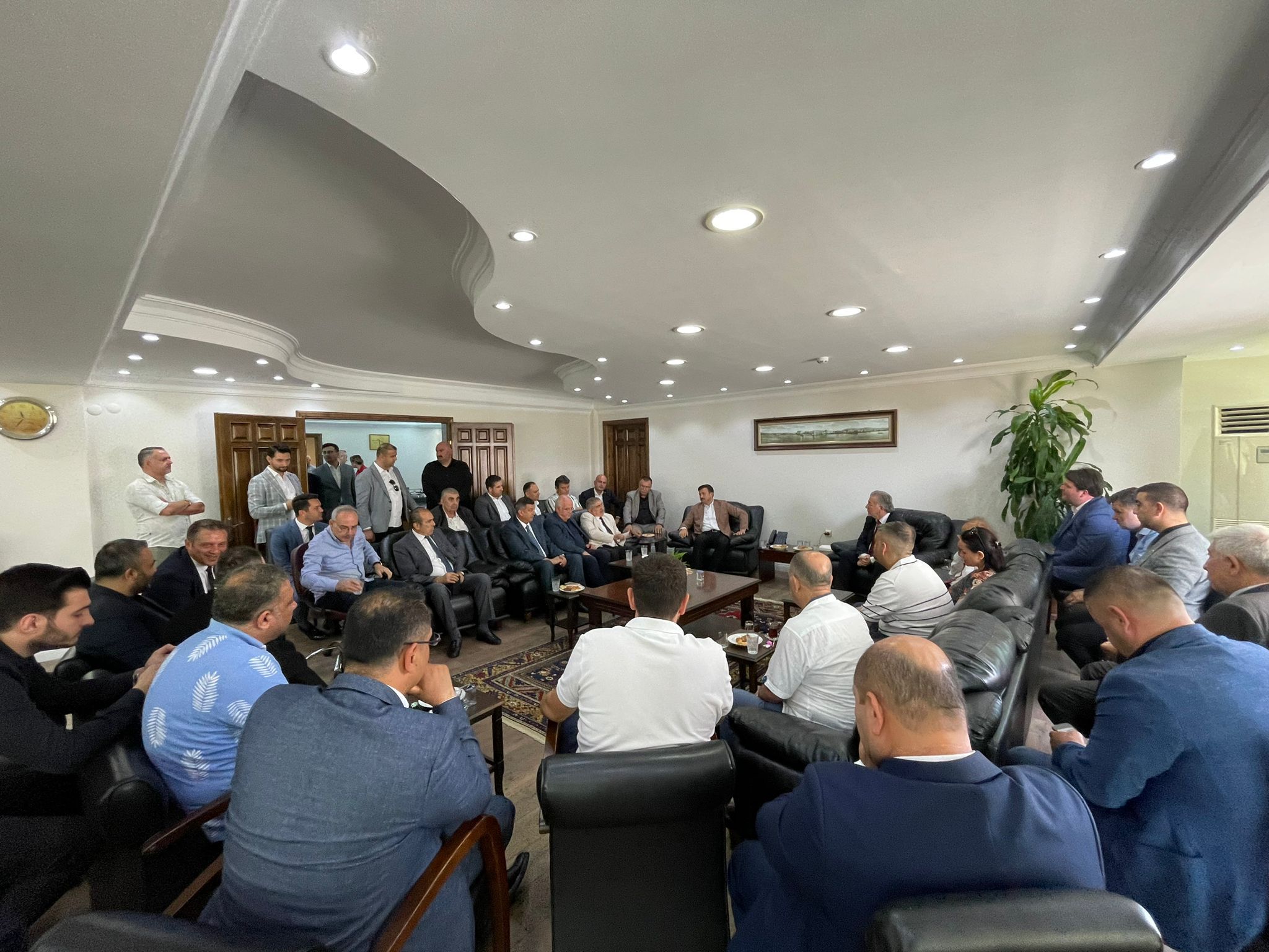 Hamza Dağ, İzmir Esnaf ve Sanatkarlar Odaları Birliği Başkanı Yalçın Ata'yı ziyaret etti