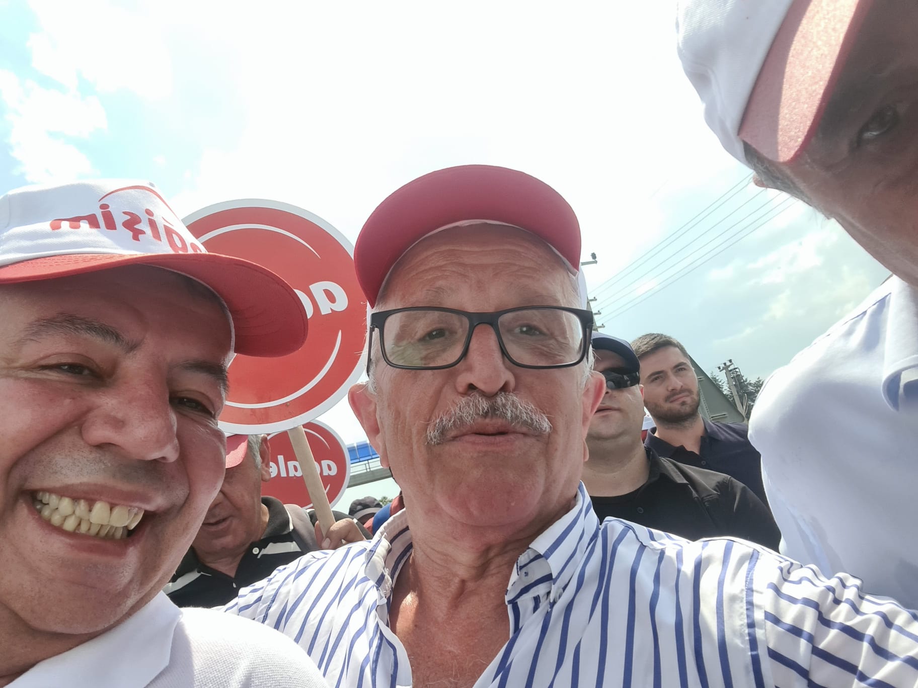 Tanju Özcan'ın CHP Genel Merkezi'ne yürüyüşü başladı