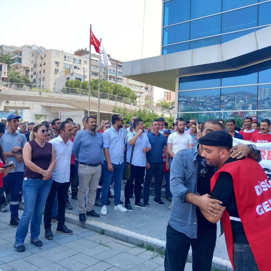 Bayraklı Belediyesi işçileri:  Geçinemiyoruz