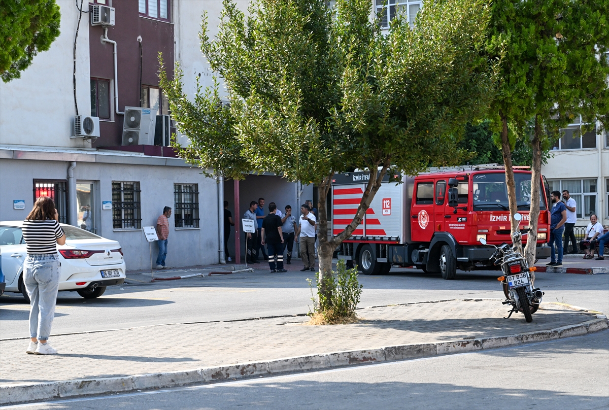 İzmir'deki Tepecik Eğitim ve  Araştırma Hastanesi'nde yangın!