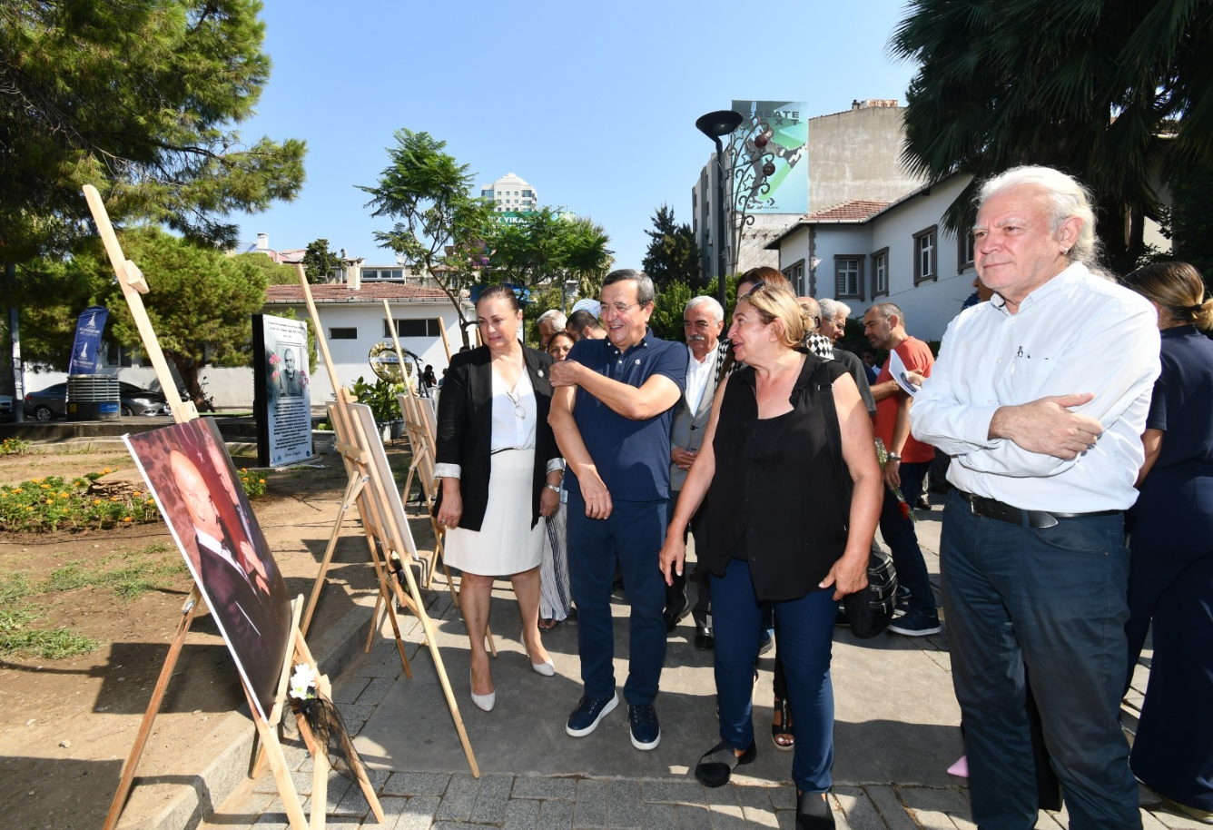 Merhum Akyarlı İzmir Kent Konseyi Parkı’nda anıldı