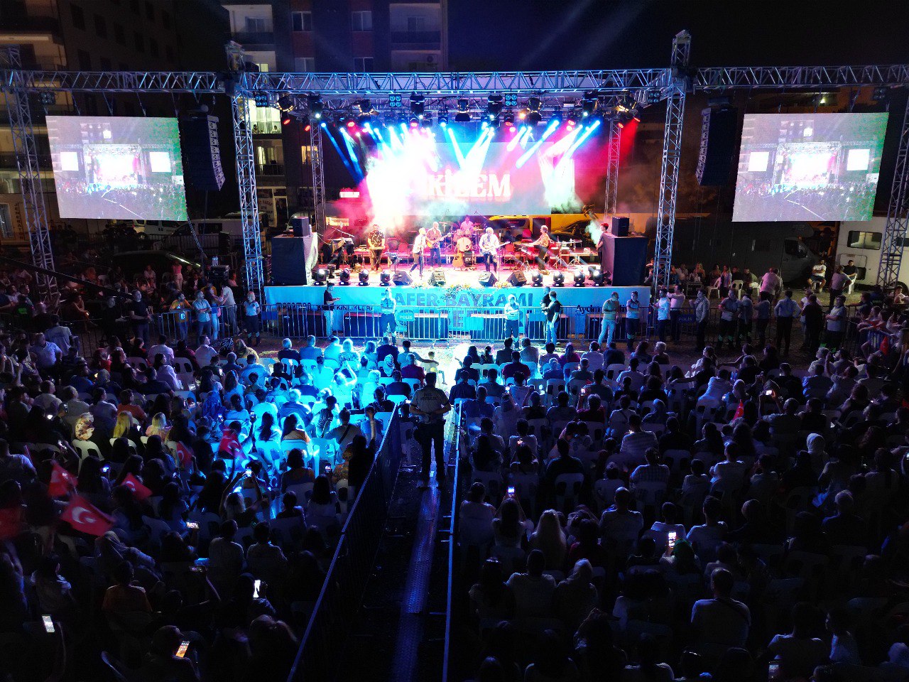 İkilem ve Ebru Yaşar’dan Muhteşem Konser