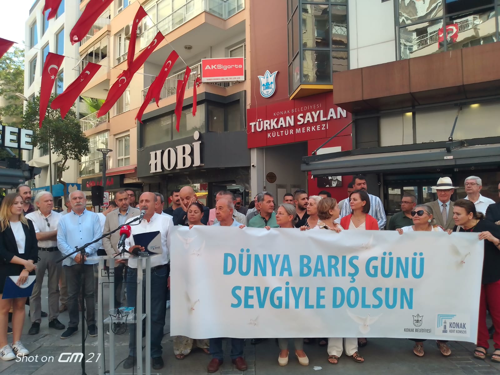 Konak Kent Başkanı Mumcu; “Gelecek nesillere daha iyi bir dünya bırakabiliriz”