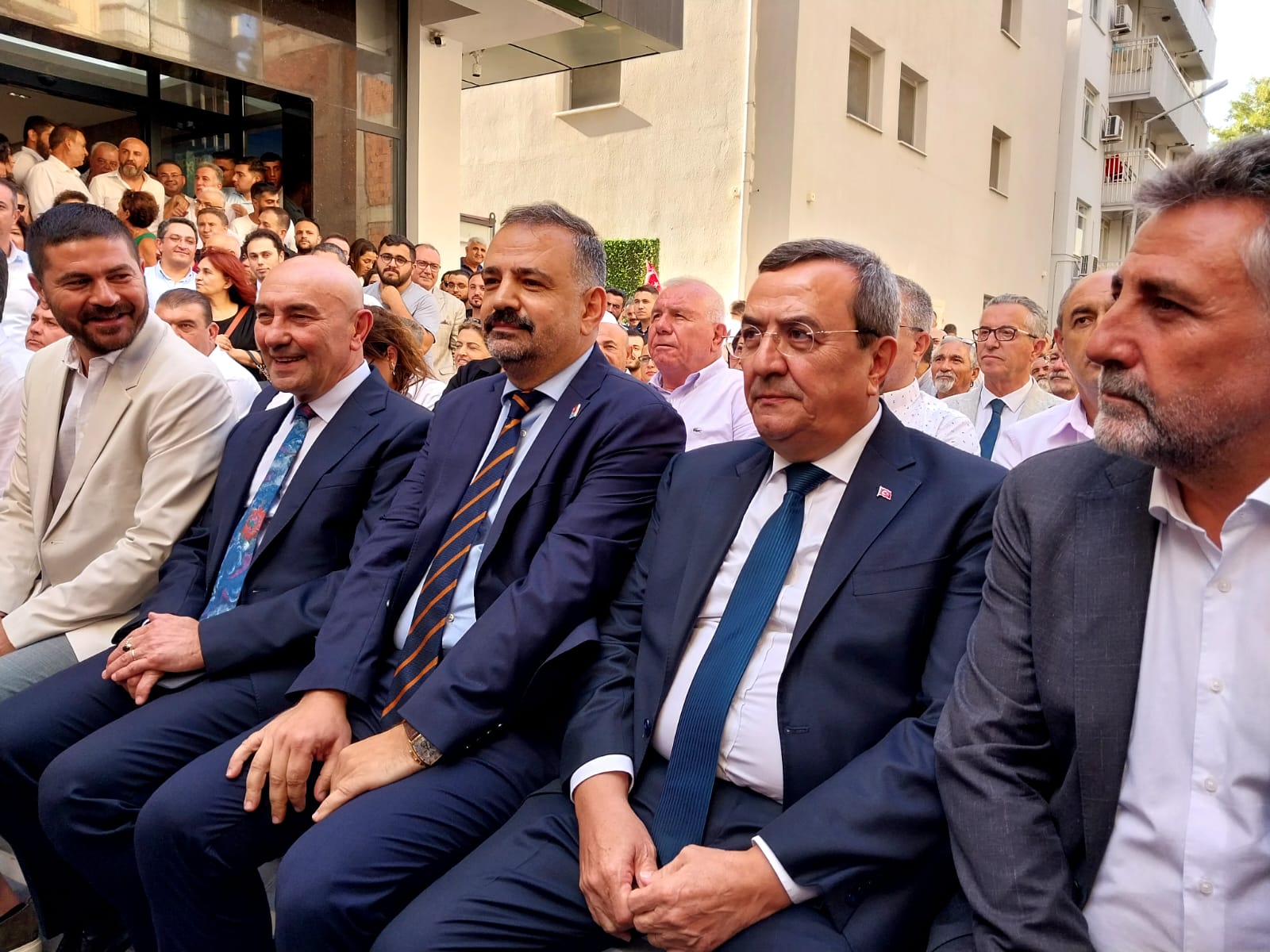 Aslanoğlu; “Genel merkezde dedikodu yaparak il başkanı belirlenmez”