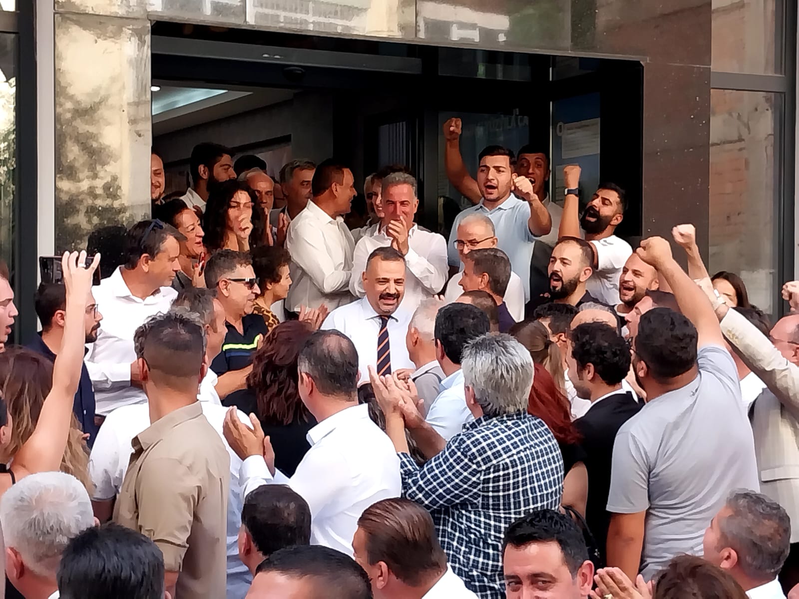 Aslanoğlu; “Genel merkezde dedikodu yaparak il başkanı belirlenmez”
