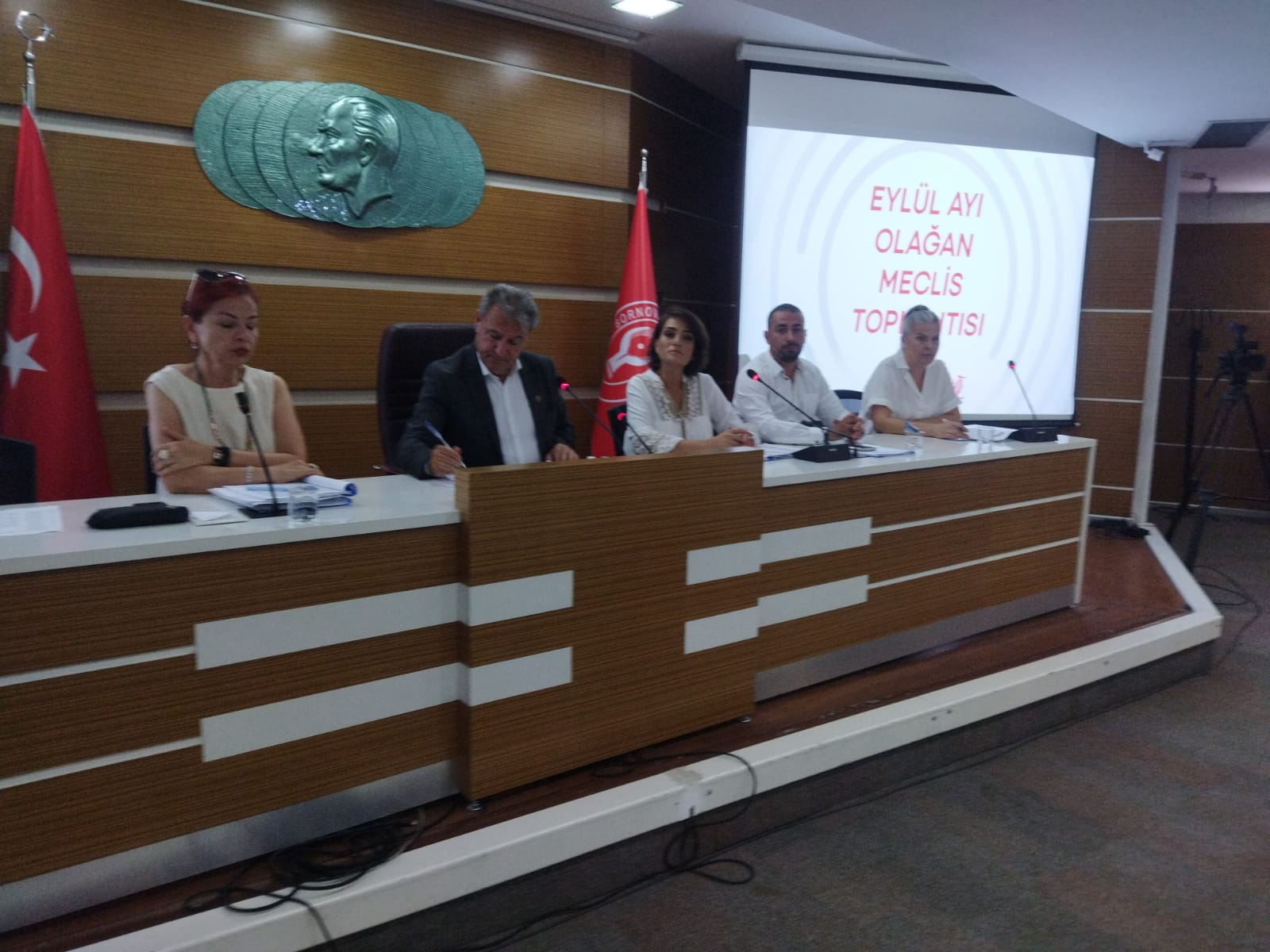 AK Parti’den üstü kapalı kongre sürecinde personel alımı sorusu
