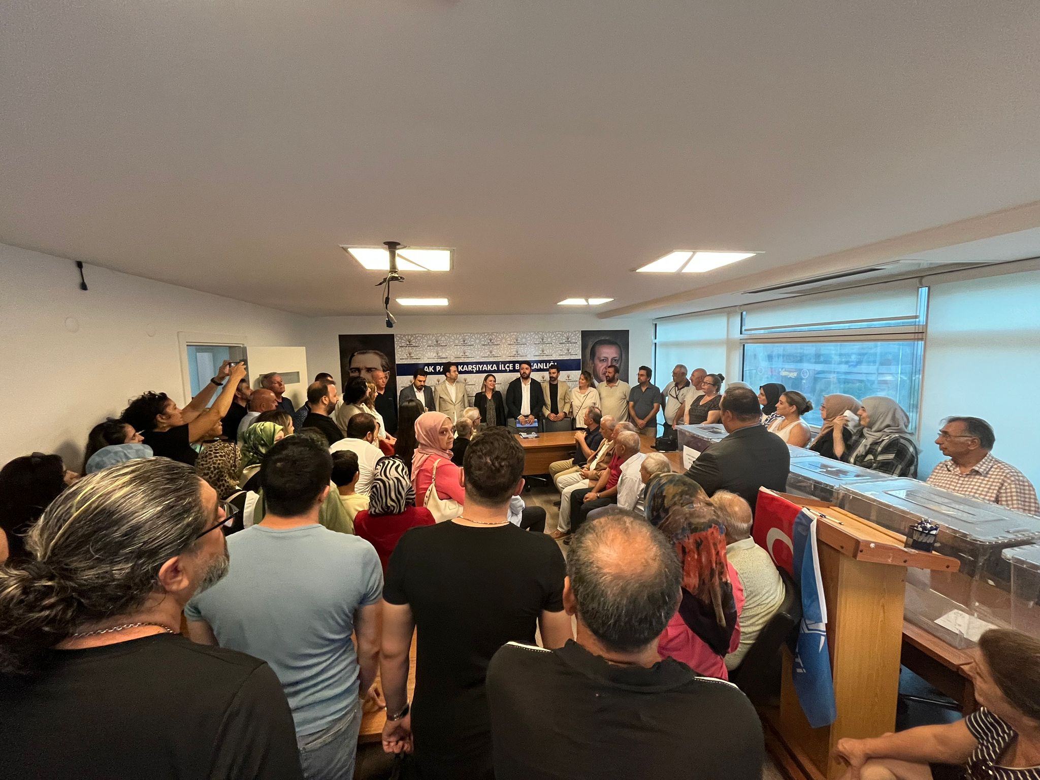 AK Parti İzmir'de, İlçe Başkanlığı için yoğun ilgi 