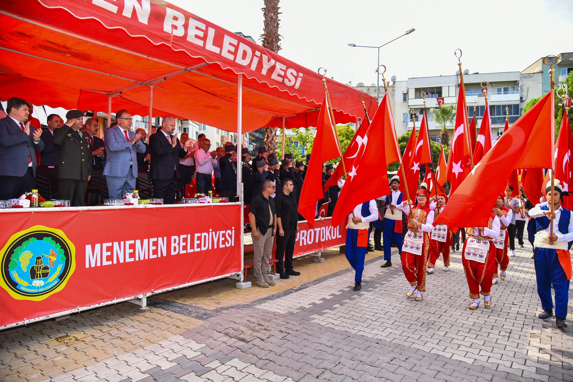 Sertab Erener Menemen İçin Söyledi