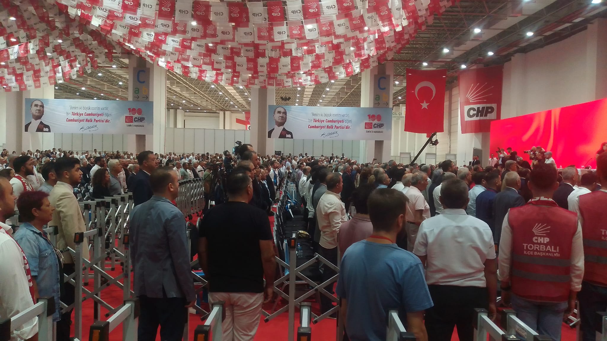 CHP İzmir İl Kongresi başladı
